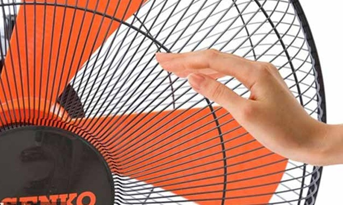 QUẠT TREO SENKO DCN1886 ĐEN CAM - Độ sải cánh lớn, tạo nguồn gió mát