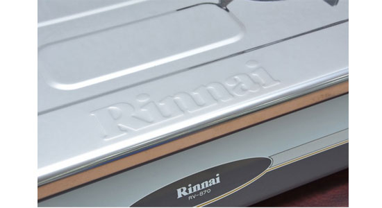 Bếp gas Rinnai RV-870SSB được làm bằng Inox