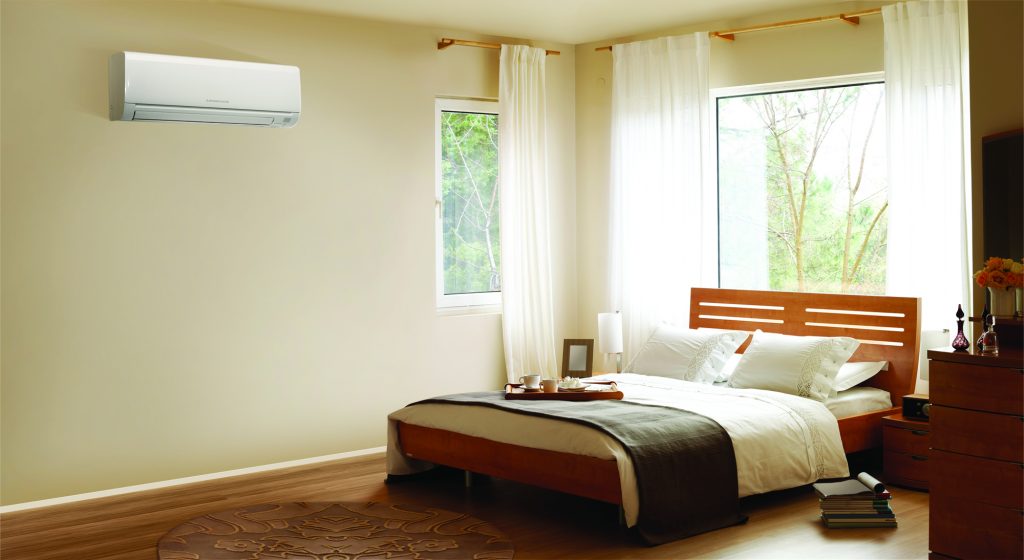 may-lanh-hitachi-2-1024x560-1 Đánh giá Máy lạnh - điều hòa Hitachi 1.0 HP RAS-EJ10CKV
