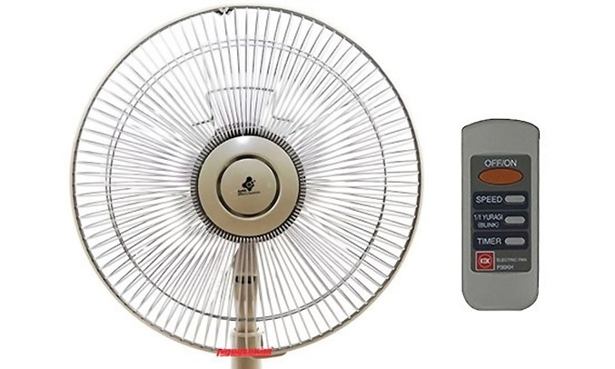Quạt đứng KDK P30KH có remote thông minh