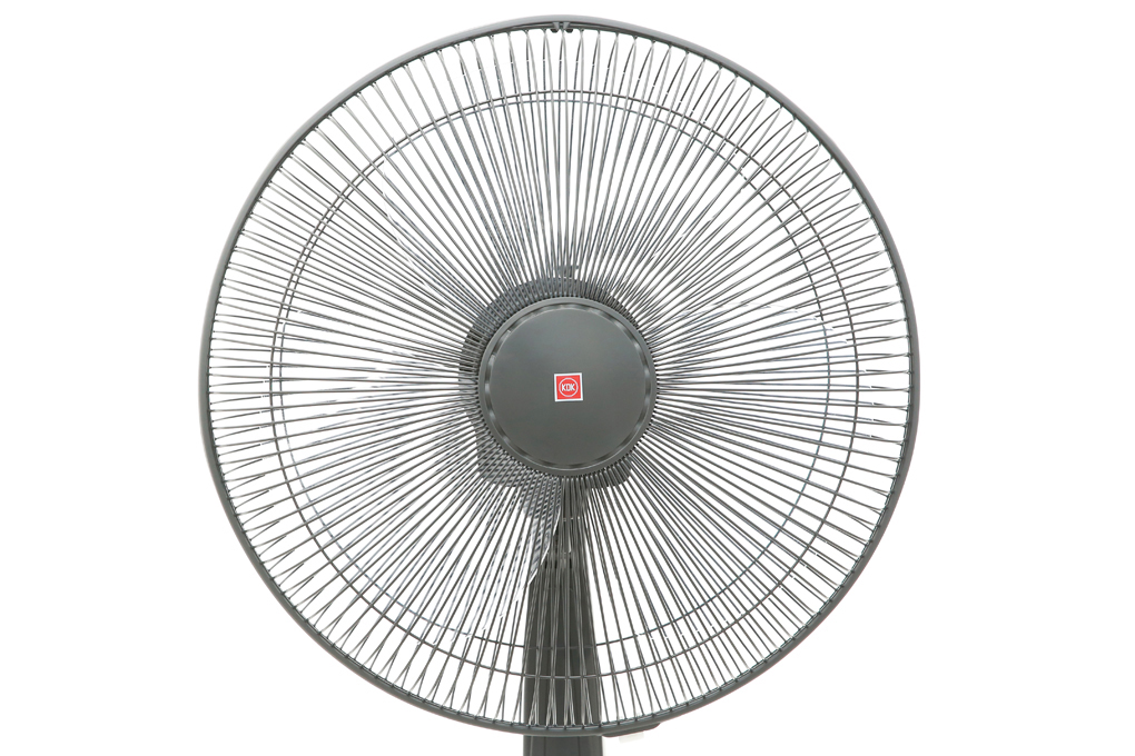 Công suất 55 W kết hợp cánh quạt đường kính 40 cm làm mát tốt - Quạt đứng KDK P41U