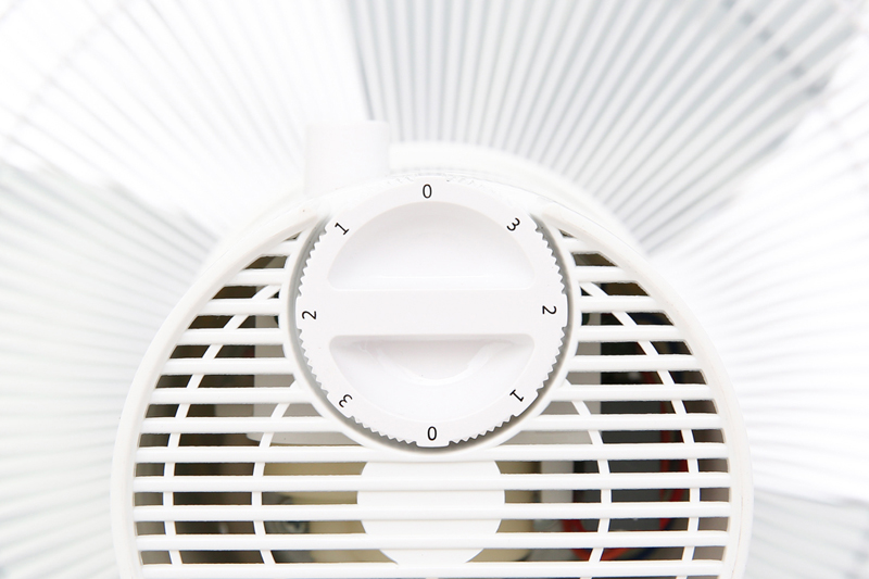 Dễ dùng - Quạt đứng Midea FS40-18C